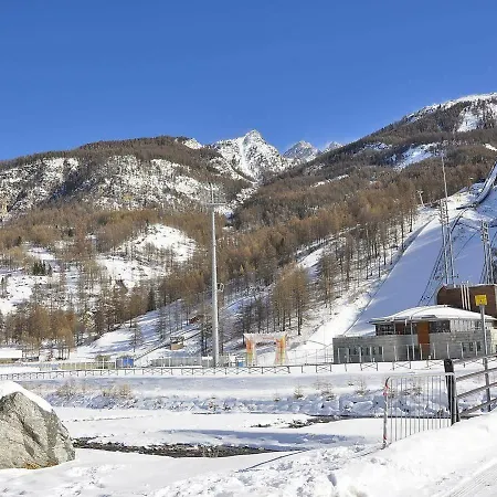 Pragelato Ski Jumping Hotel Otel